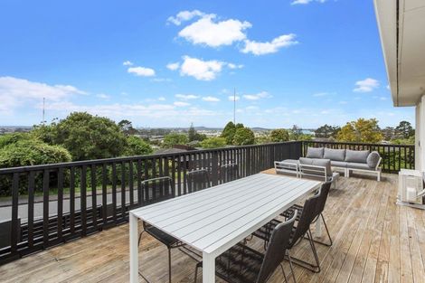 Photo of property in 1 Hartley Terrace, Massey, Auckland, 0614