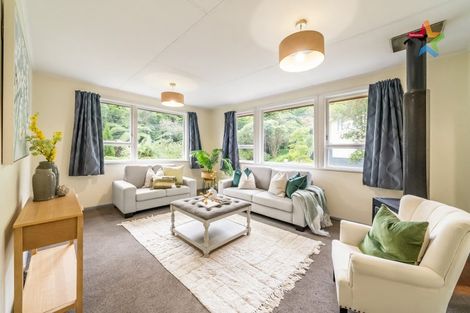 Photo of property in 6 Tobruk Street, Karori, Wellington, 6012