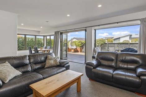 Photo of property in 72 Eastwood Rise, Waimairi Beach, Christchurch, 8083