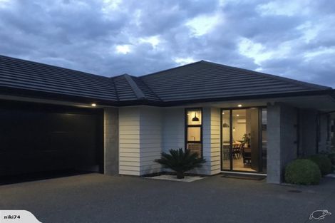 Photo of property in 16 Livingstone Drive, Papamoa Beach, Papamoa, 3118