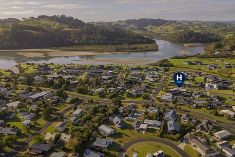 Photo of property in 49 Longreach Drive, Cooks Beach, Whitianga, 3591