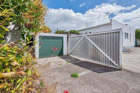 Photo of property in 8 Westward Ho, Glen Eden, Auckland, 0602