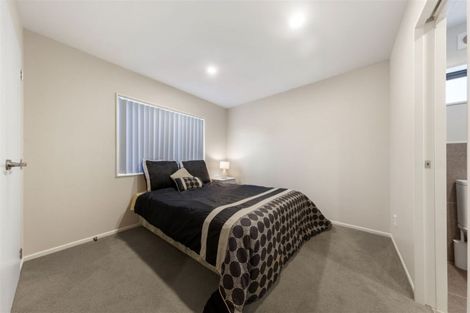 Photo of property in 54b Cambridge Terrace, Papatoetoe, Auckland, 2025
