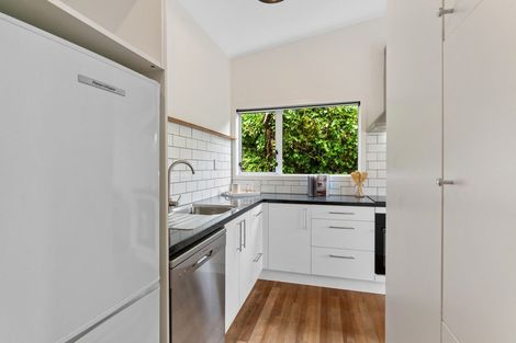 Photo of property in 30b Huntingdon Street, Northland, Wellington, 6012