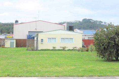 Photo of property in 2 Kenneth Avenue, Whitianga, 3510