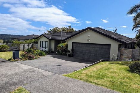 Photo of property in 180 Kittiwake Drive, Schnapper Rock, Auckland, 0632