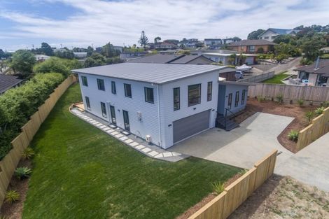 Photo of property in 9 Nerehana Place, Red Beach, 0932