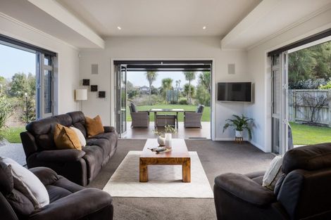 Photo of property in 142 Saint James Drive, Huntington, Hamilton, 3210