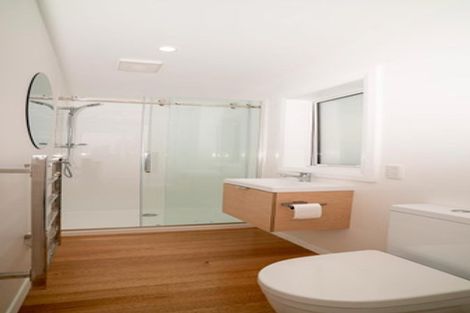 Photo of property in 197 Sutherland Road, Lyall Bay, Wellington, 6022