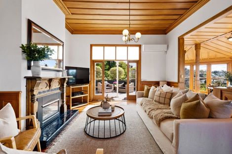 Photo of property in 18 Sealy Road, Bluff Hill, Napier, 4110