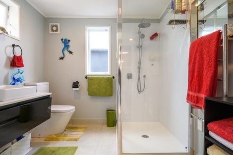 Photo of property in 164 Henderson Valley Road, Henderson, Auckland, 0612