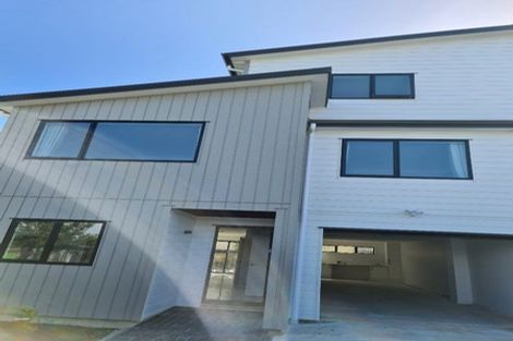 Photo of property in 17 Cassandra Grove, Totara Vale, Auckland, 0629