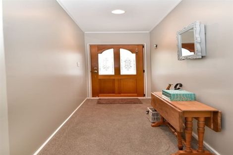 Photo of property in 2/11 Milton Road, Orewa, 0931