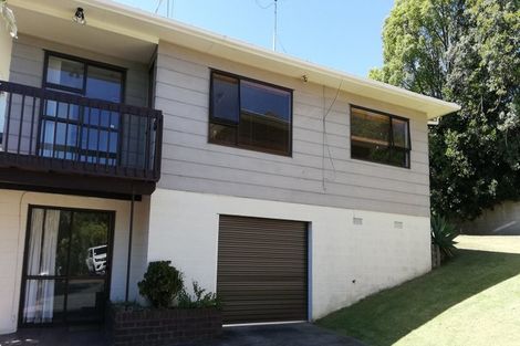 Photo of property in 2/2 Leith Way, Rothesay Bay, Auckland, 0630