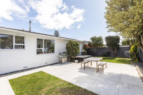 Photo of property in 1/216 Waimairi Road, Ilam, Christchurch, 8041