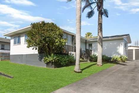 Photo of property in 4 Katrina Place, Massey, Auckland, 0614