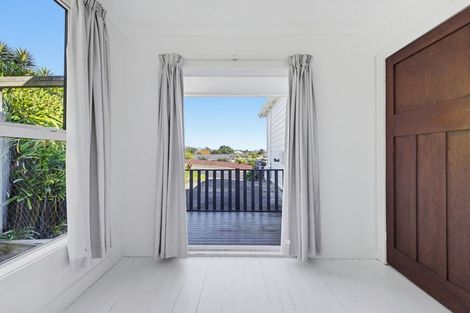 Photo of property in 73 Oranga Street, Westown, New Plymouth, 4310