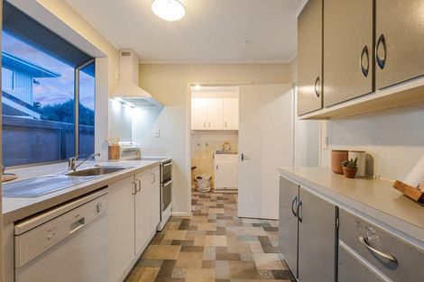 Photo of property in 2 Pascoe Avenue, Paremata, Porirua, 5026