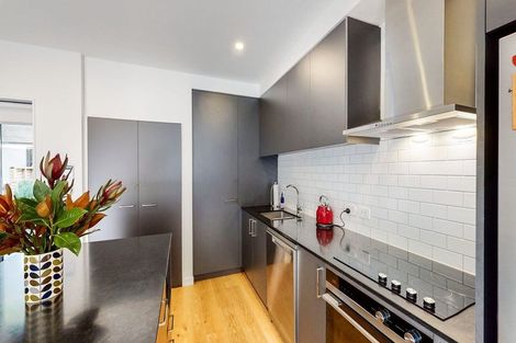 Photo of property in 18 Rua Kai Way, Brooklyn, Wellington, 6021