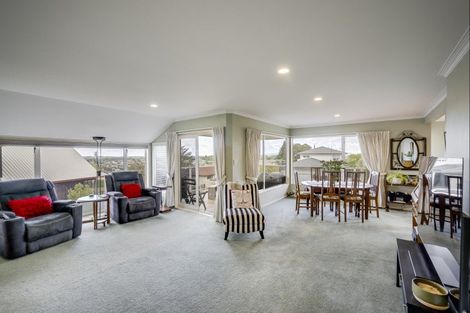 Photo of property in 76a Churchill Drive, Taradale, Napier, 4112