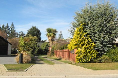 Photo of property in 3 Meadowstone Drive, Wanaka, 9305