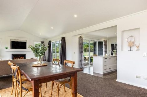 Photo of property in 6 Oakdale Drive, Kinloch, Taupo, 3377
