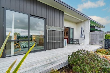 Photo of property in 29 Tuuhura Road, Pukekohe, 2120