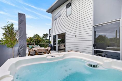 Photo of property in 11 Mer Place, Bay View, Napier, 4104