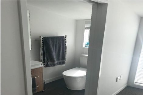 Photo of property in 2/83 Hinemoa Street, Birkenhead, Auckland, 0626
