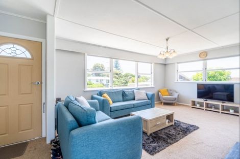 Photo of property in 104 Tilley Road, Paekakariki, 5034