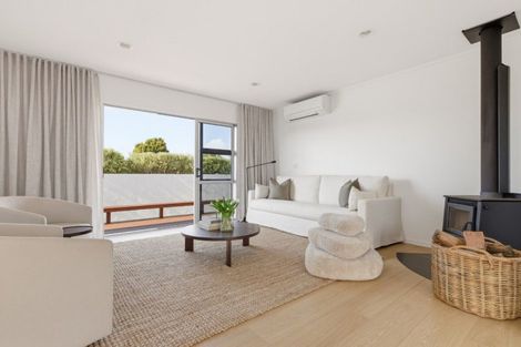 Photo of property in 21 Seaspray Drive, Mount Maunganui, 3116