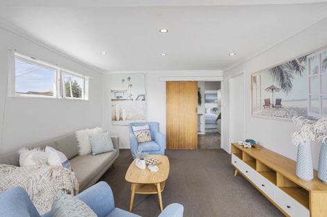 Photo of property in 23 Melandra Road, Stanmore Bay, Whangaparaoa, 0932