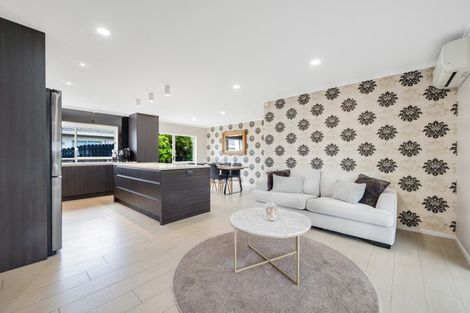 Photo of property in 34 Ambleside Drive, Northpark, Auckland, 2013