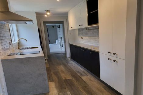 Photo of property in 12a Chapman Street, Newlands, Wellington, 6037