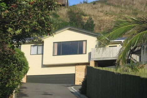 Photo of property in 5 Bishops Glen, Tawa, Wellington, 5028