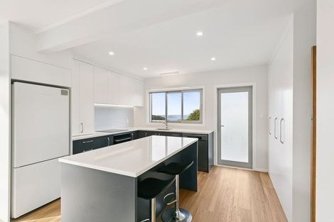 Photo of property in 86 Ruskin Road, Newlands, Wellington, 6037