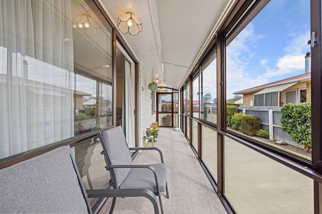 Photo of property in 38 Frensham Crescent, Woolston, Christchurch, 8062