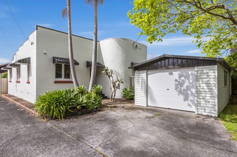 Photo of property in 36 Seabrook Avenue, New Lynn, Auckland, 0600