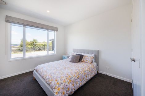 Photo of property in 33 Hartwell Drive, Kelvin Grove, Palmerston North, 4470