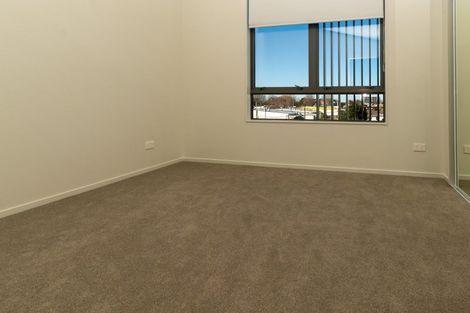 Photo of property in 8/2 Moor Avenue, Te Atatu Peninsula, Auckland, 0610