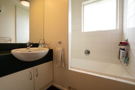 Photo of property in 18 Lavelle Road, Henderson, Auckland, 0612
