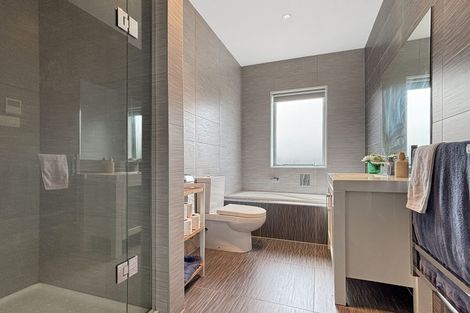 Photo of property in 49 South Kensington Way, Henderson, Auckland, 0612