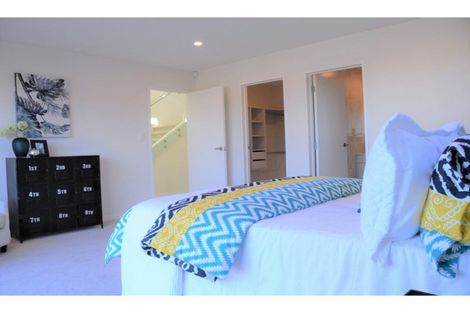 Photo of property in 98 Godfrey Drive, Orewa, 0931