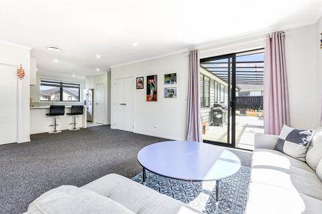 Photo of property in 1 Kaaka Street, Cambridge, 3434