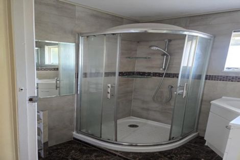 Photo of property in 17 Pomaria Road, Henderson, Auckland, 0610