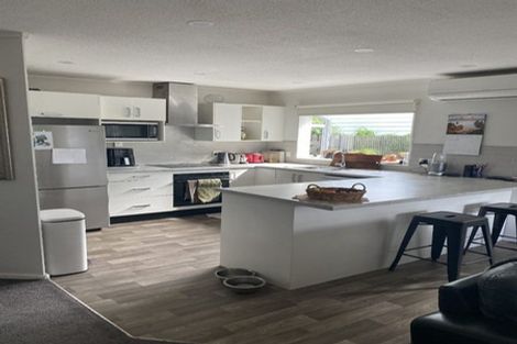 Photo of property in 8 Westra View, Tawa, Wellington, 5028