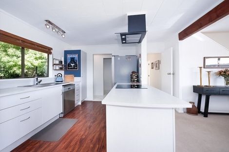 Photo of property in 6 Puketiro Place, Paihia, 0200