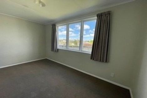 Photo of property in 47 Luckens Road, West Harbour, Auckland, 0618