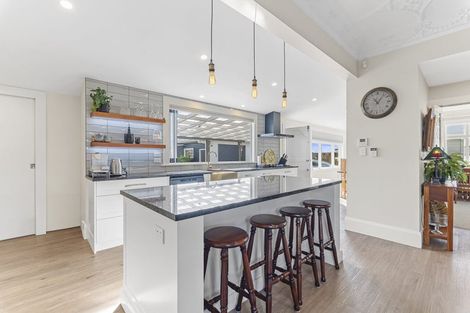 Photo of property in 244 Saint Aubyn Street, New Plymouth, 4310