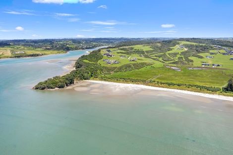 Photo of property in 1 Takahuri Place, Okura Bush, Silverdale, 0794